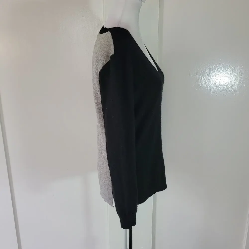 J.‎ Crew Size M Merino Wool Blend Pullover V-Neck Black Grey Color block Sweater